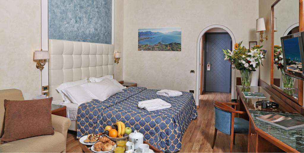 Hotel Villa Capri Гардоне Ривьера Экстерьер фото