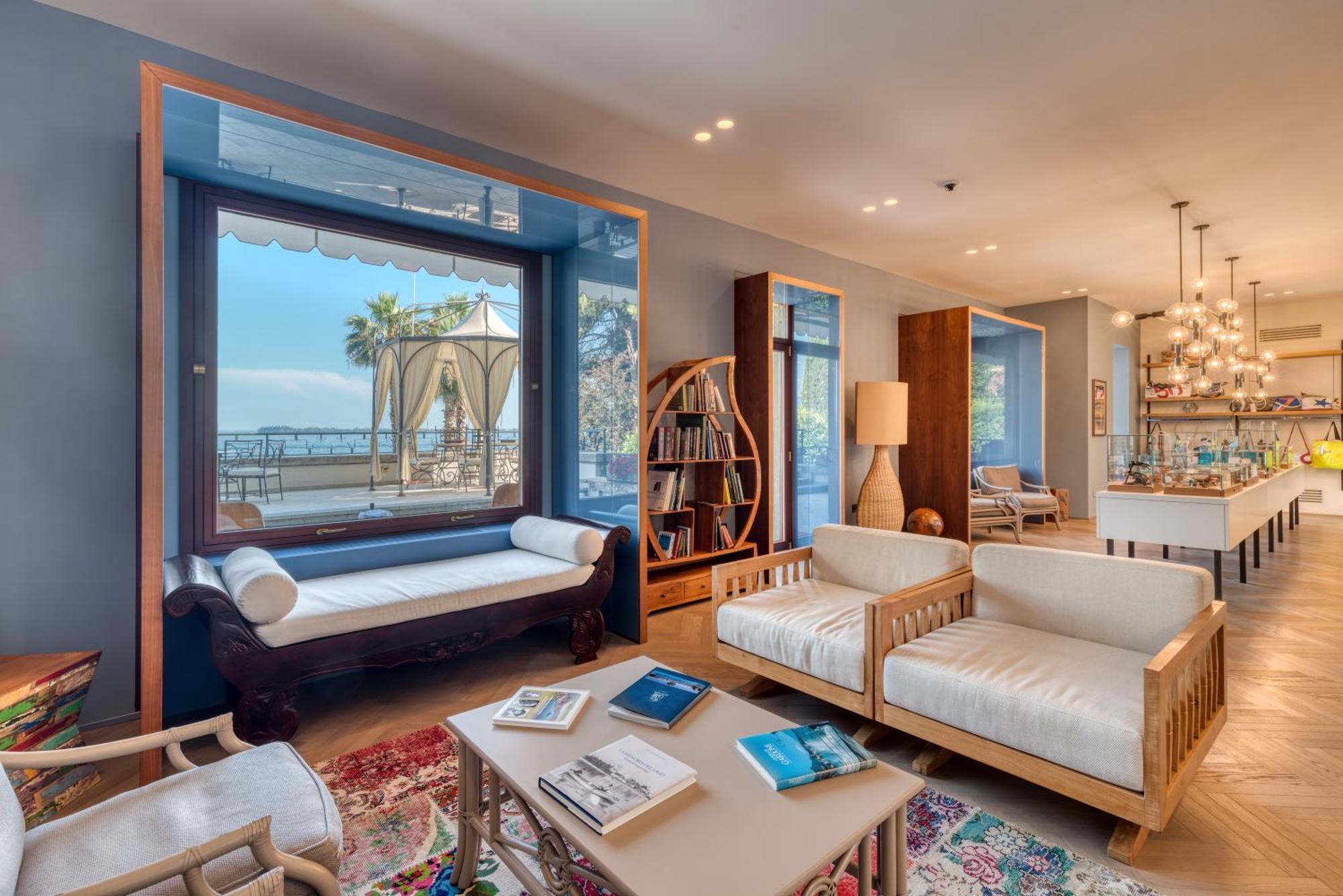 Hotel Villa Capri Гардоне Ривьера Экстерьер фото