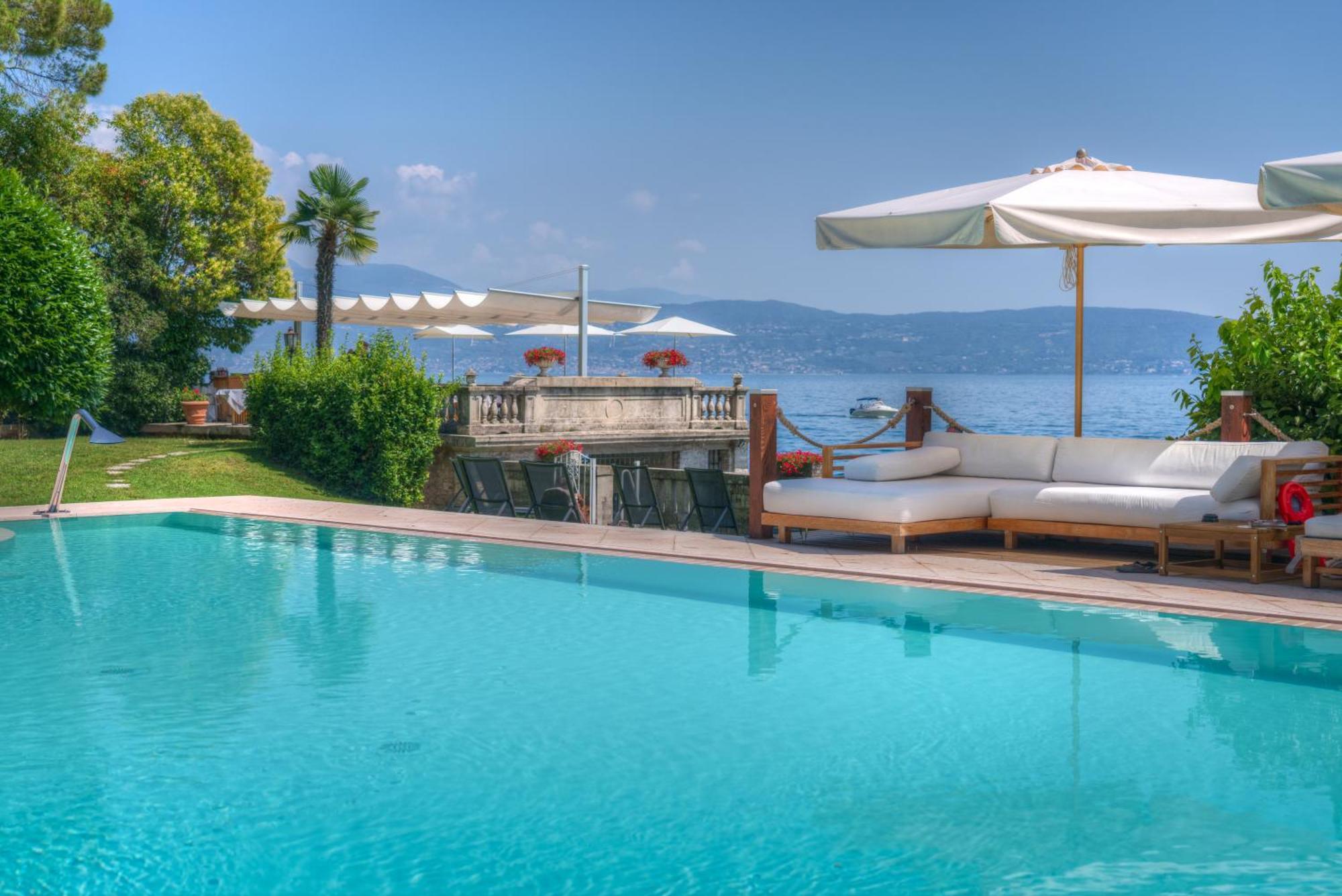 Hotel Villa Capri Гардоне Ривьера Экстерьер фото