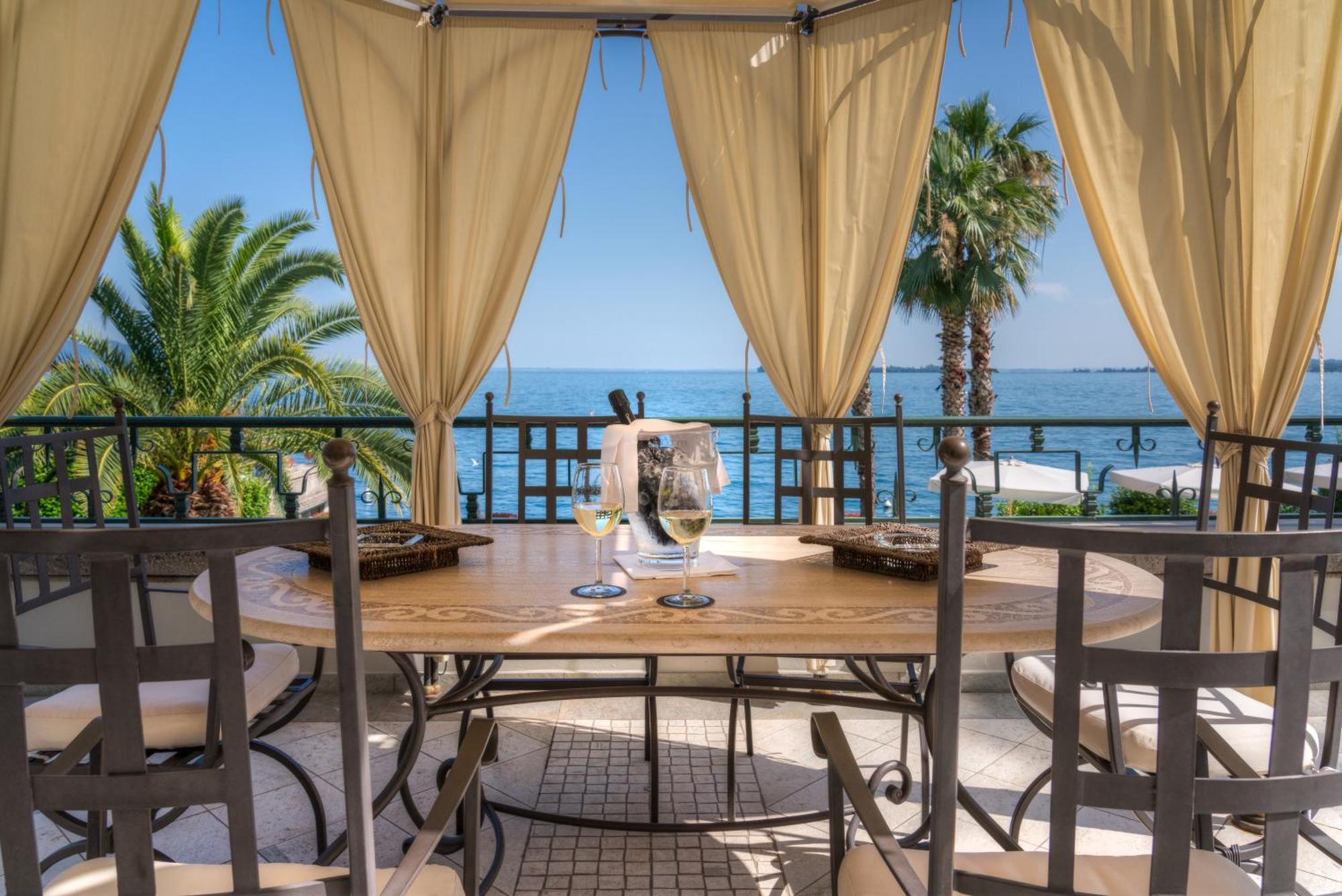 Hotel Villa Capri Гардоне Ривьера Экстерьер фото