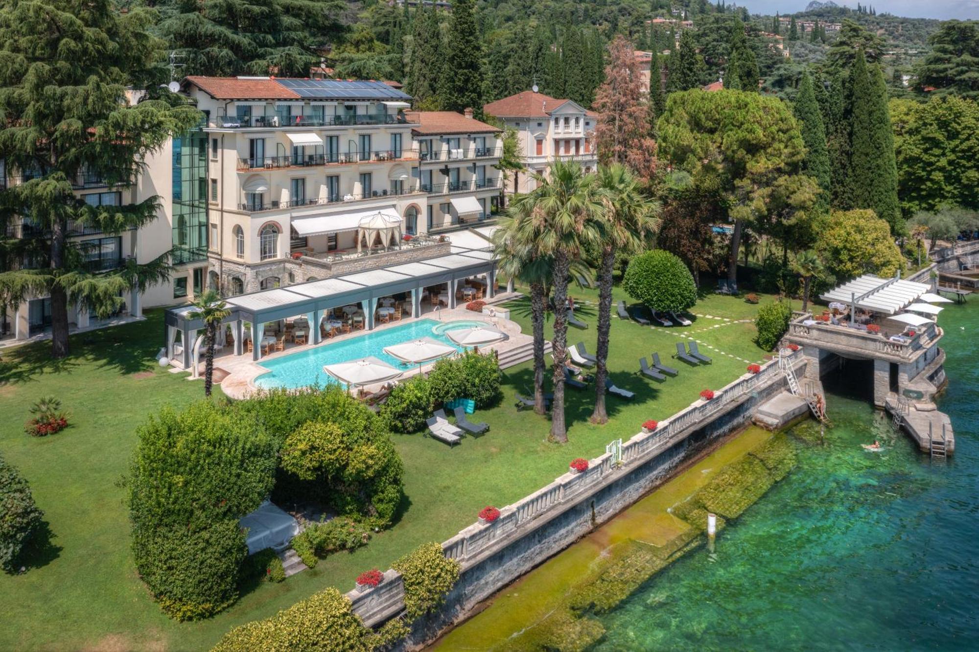Hotel Villa Capri Гардоне Ривьера Экстерьер фото