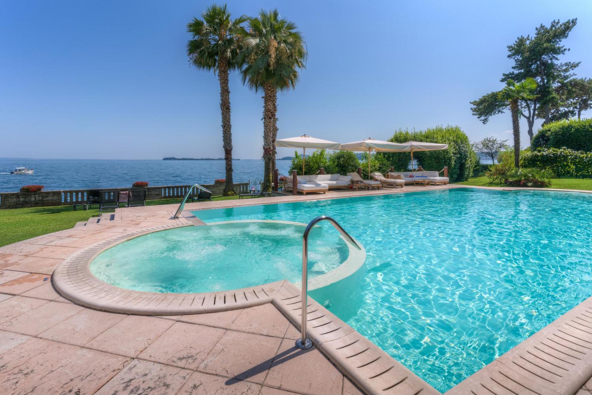 Hotel Villa Capri Гардоне Ривьера Экстерьер фото