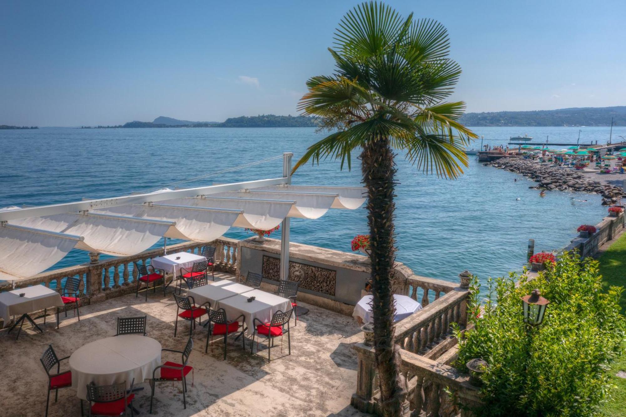 Hotel Villa Capri Гардоне Ривьера Экстерьер фото