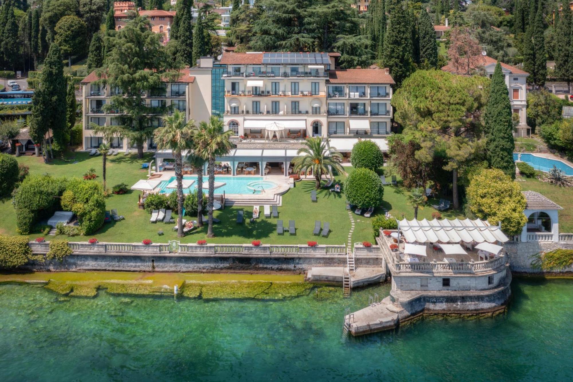 Hotel Villa Capri Гардоне Ривьера Экстерьер фото