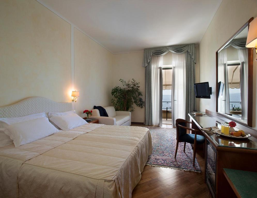 Hotel Villa Capri Гардоне Ривьера Номер фото