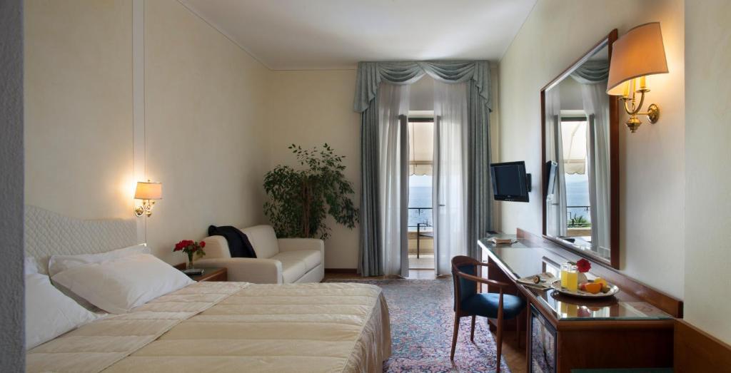 Hotel Villa Capri Гардоне Ривьера Номер фото
