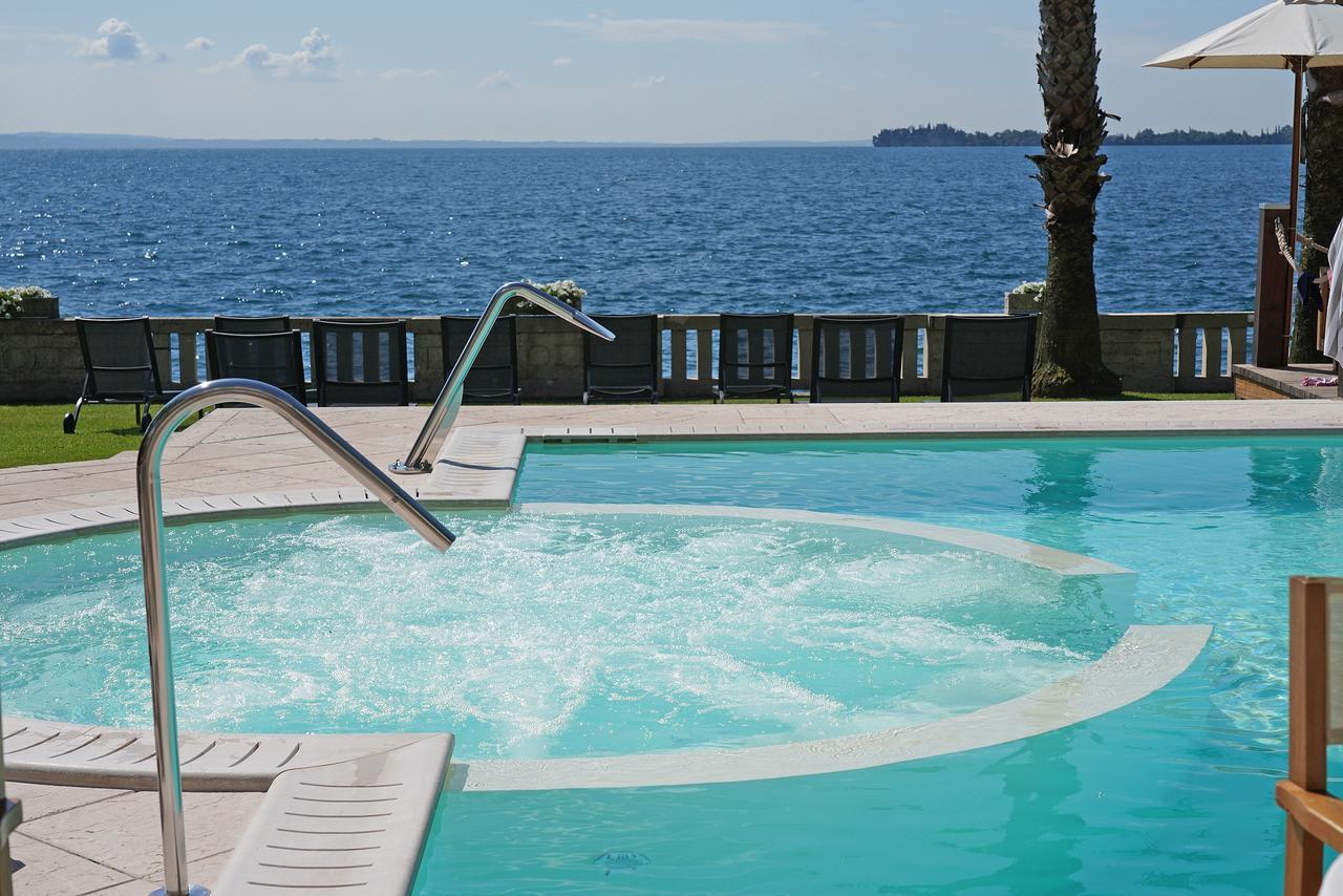 Hotel Villa Capri Гардоне Ривьера Экстерьер фото