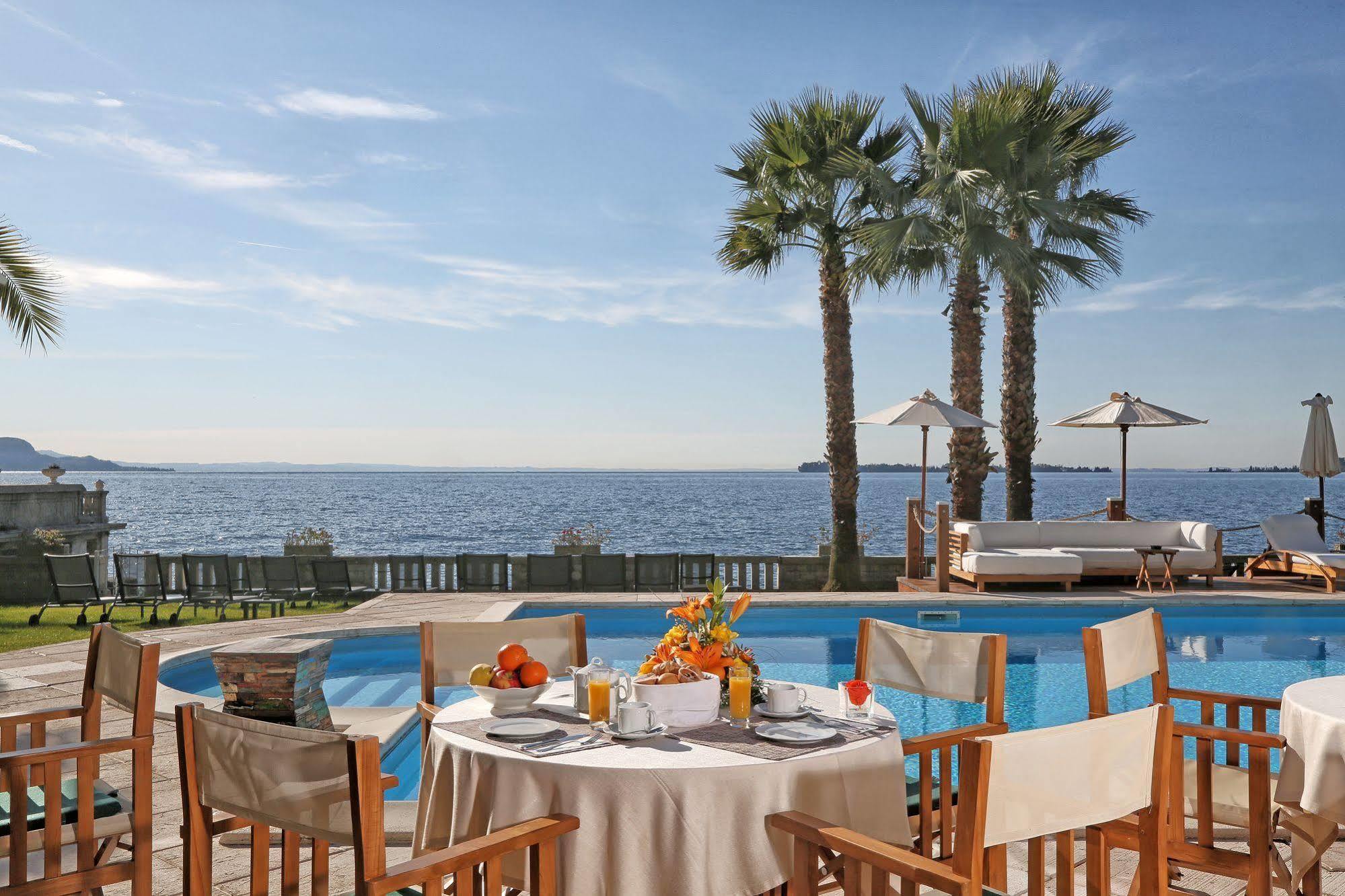 Hotel Villa Capri Гардоне Ривьера Экстерьер фото